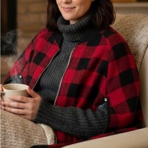 😍2/$20 Buffalo Check Black Red Front Zip Pockets Poncho O/S